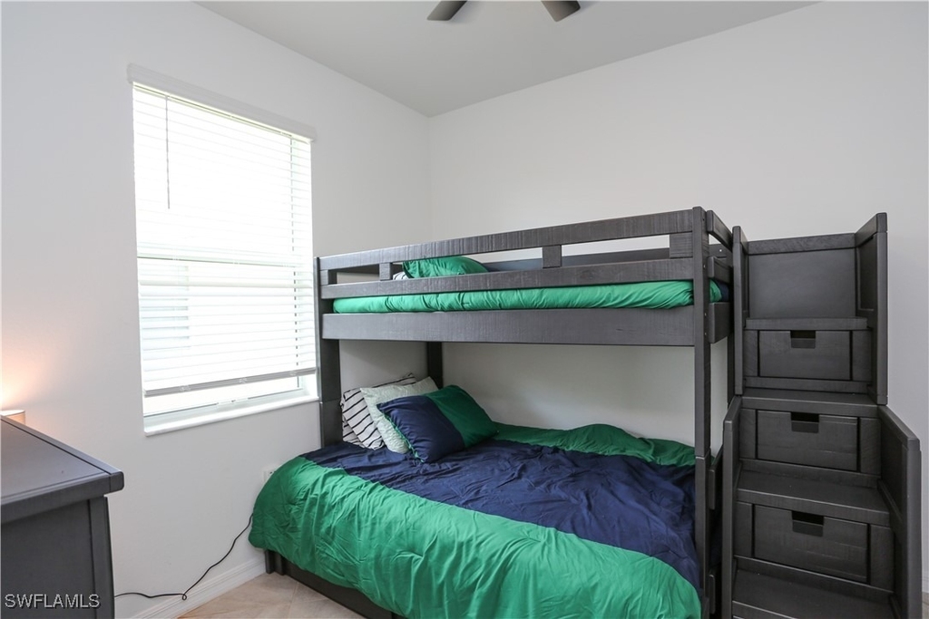 2155 Hamlin Street - Photo 35