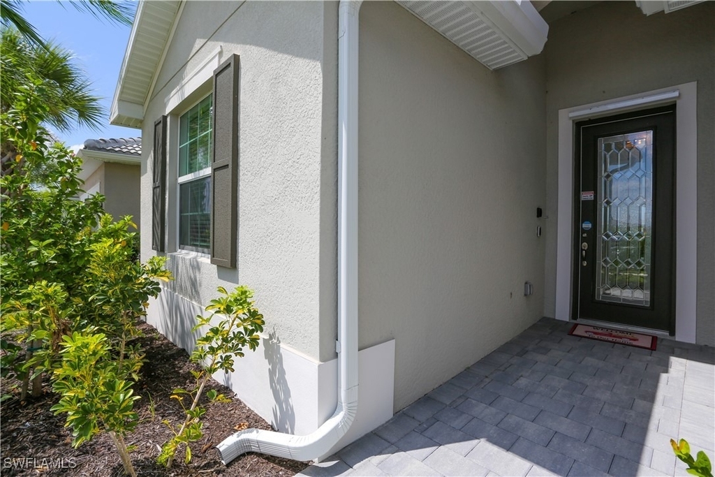 2155 Hamlin Street - Photo 7