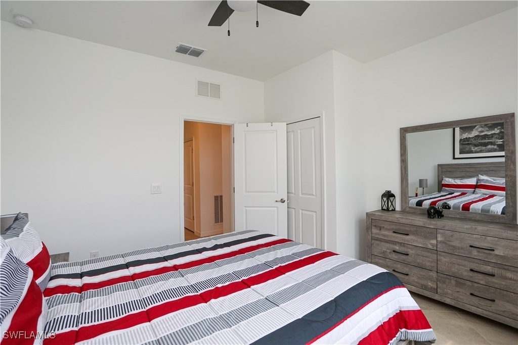 2155 Hamlin Street - Photo 31