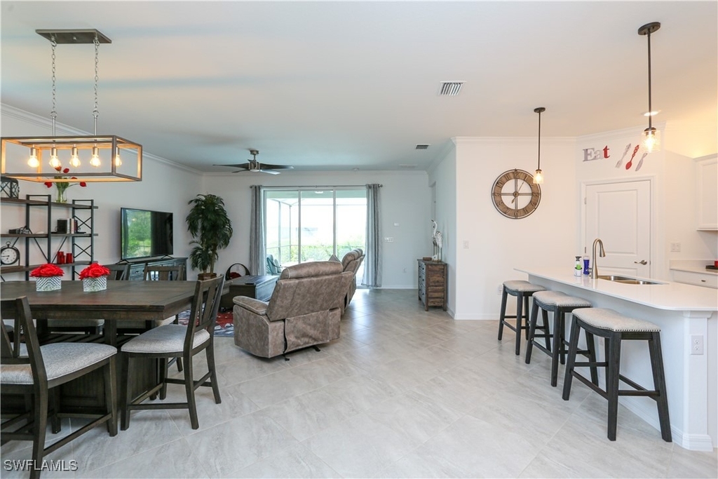 2155 Hamlin Street - Photo 37