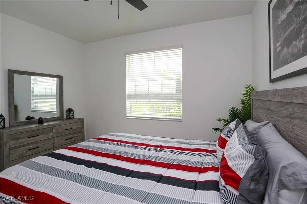 2155 Hamlin Street - Photo 32