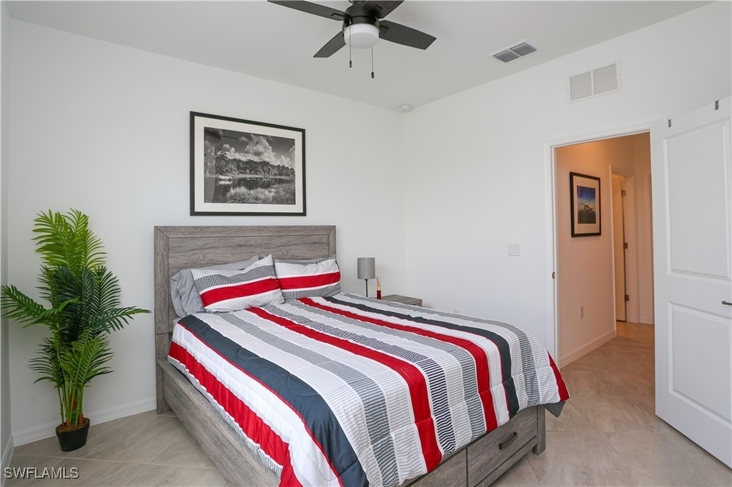 2155 Hamlin Street - Photo 30