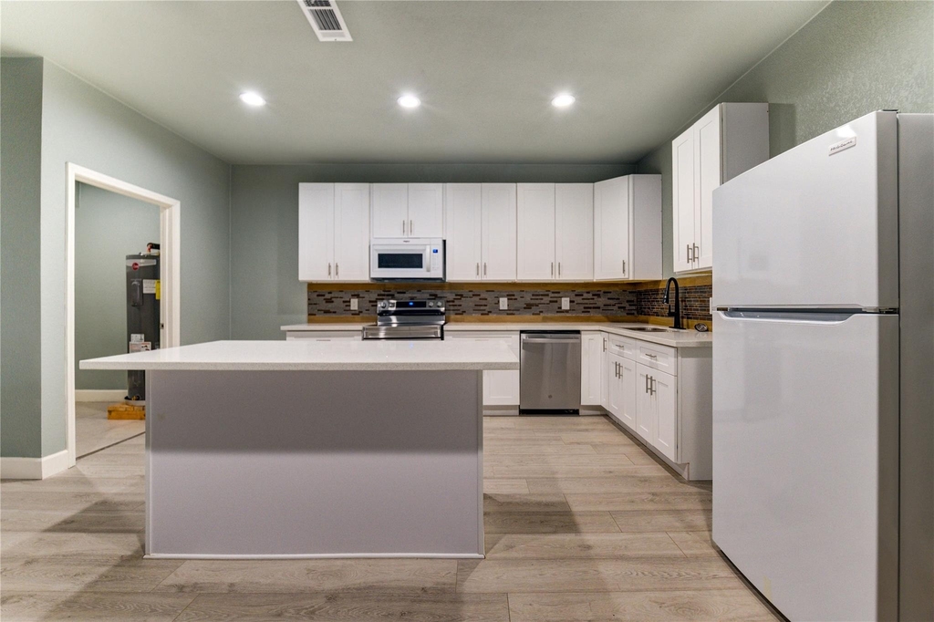 4323 Continental Drive - Photo 12