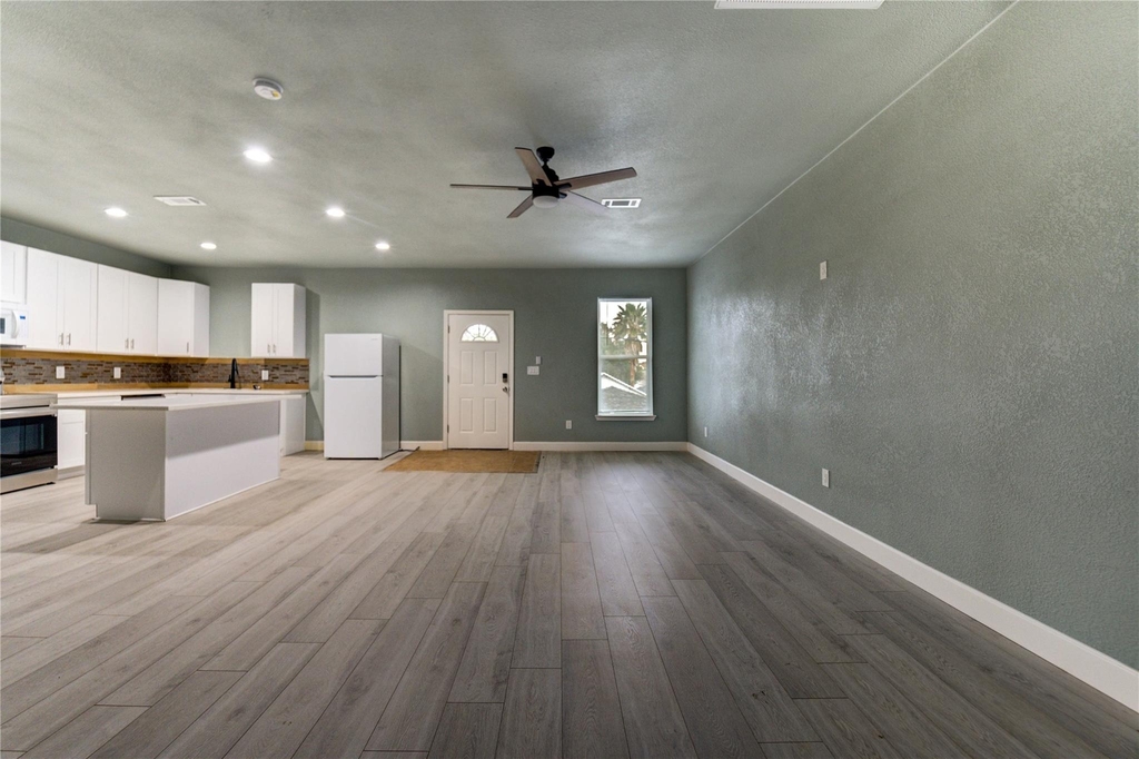 4323 Continental Drive - Photo 6