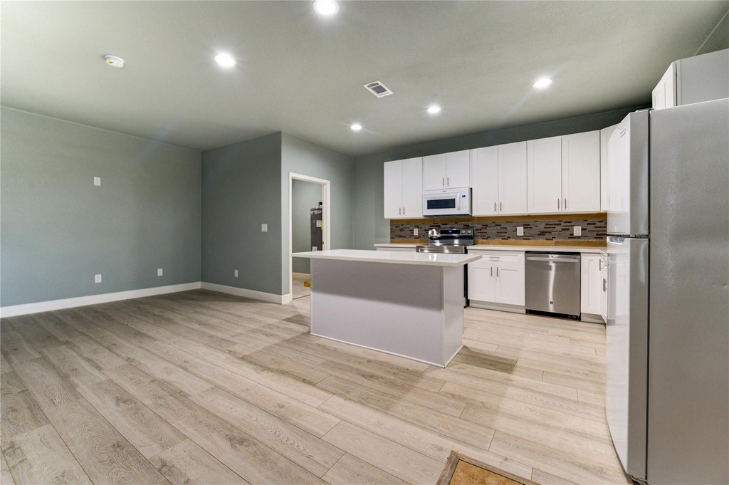 4323 Continental Drive - Photo 10