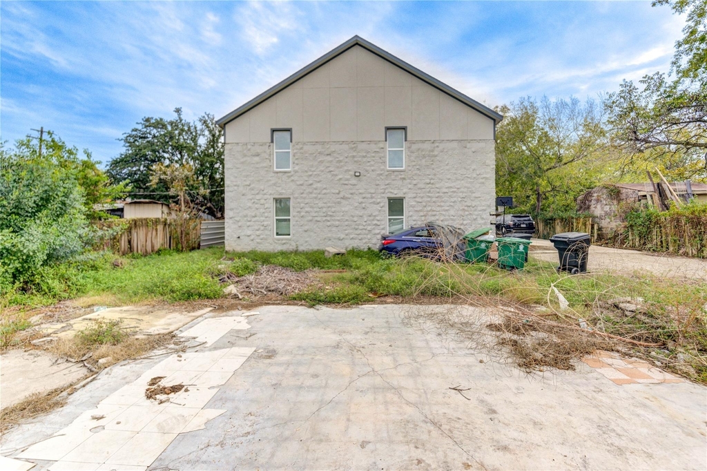 4323 Continental Drive - Photo 32