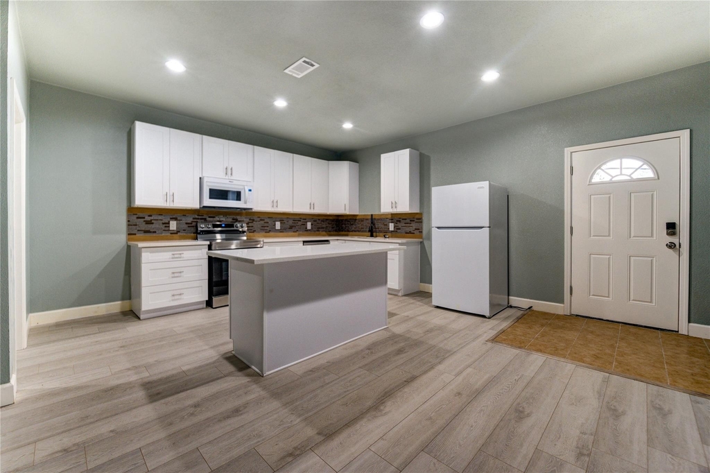 4323 Continental Drive - Photo 0
