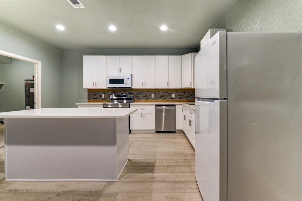 4323 Continental Drive - Photo 16