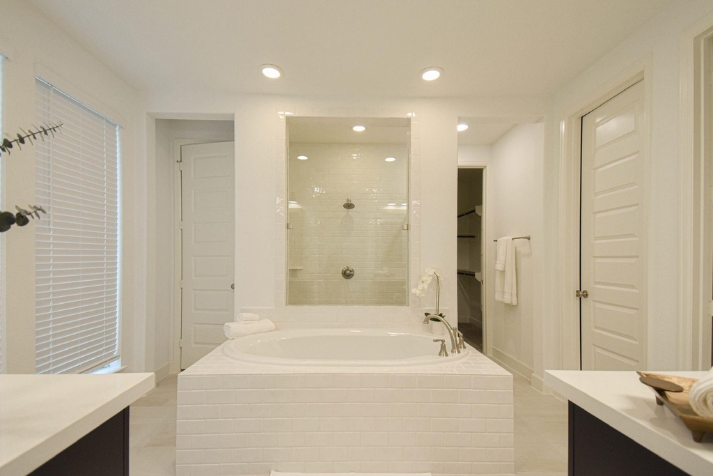 176 Sweeping Valley Drive - Photo 2