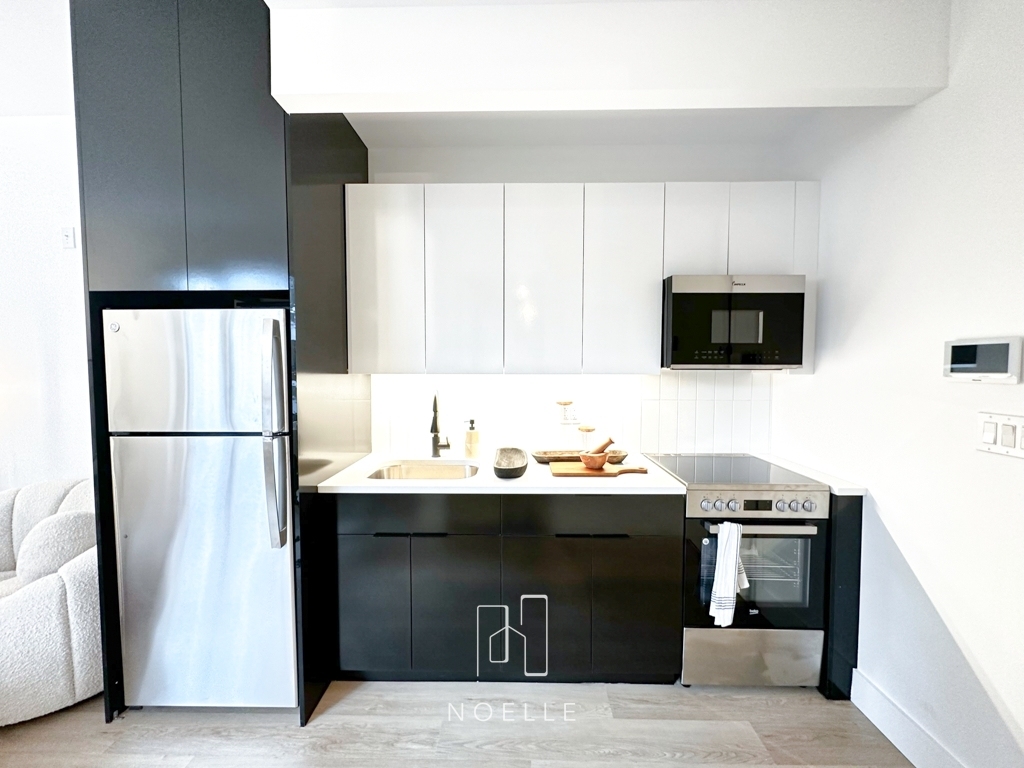 1042 President Street - Photo 0