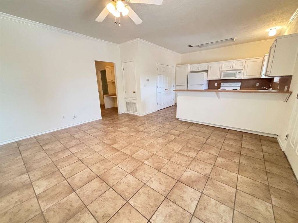 2455 Montgomery Road - Photo 8
