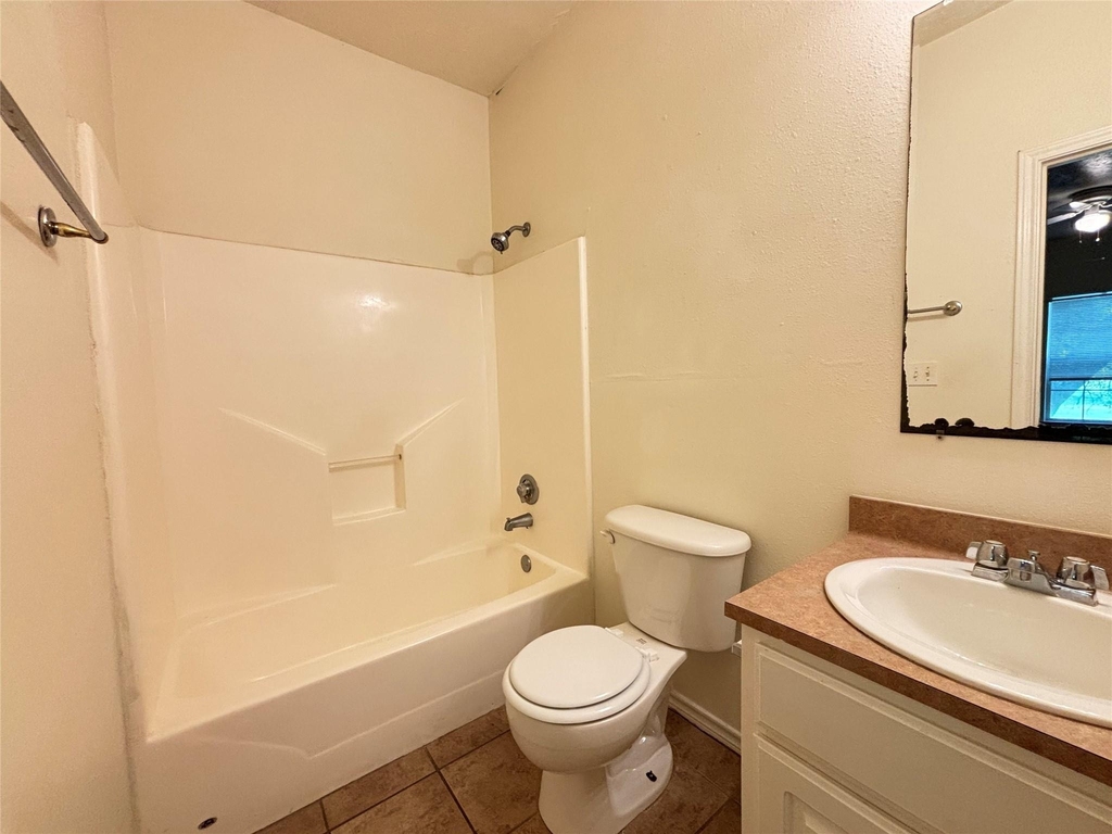 2455 Montgomery Road - Photo 7