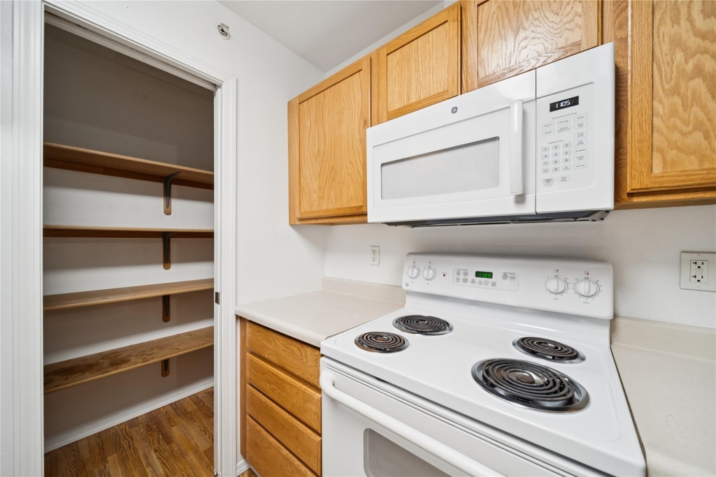9905 William Jones Circle Unit 2 - Photo 43