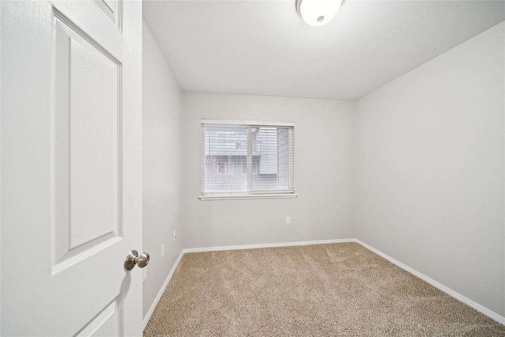 9905 William Jones Circle Unit 2 - Photo 34
