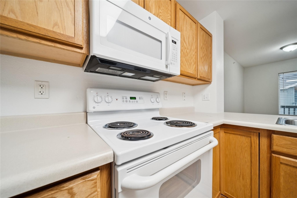 9905 William Jones Circle Unit 2 - Photo 41