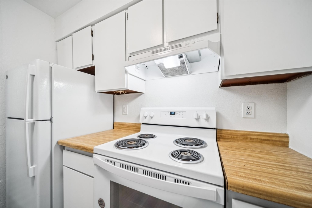 1046 W 26th Ave - Photo 38