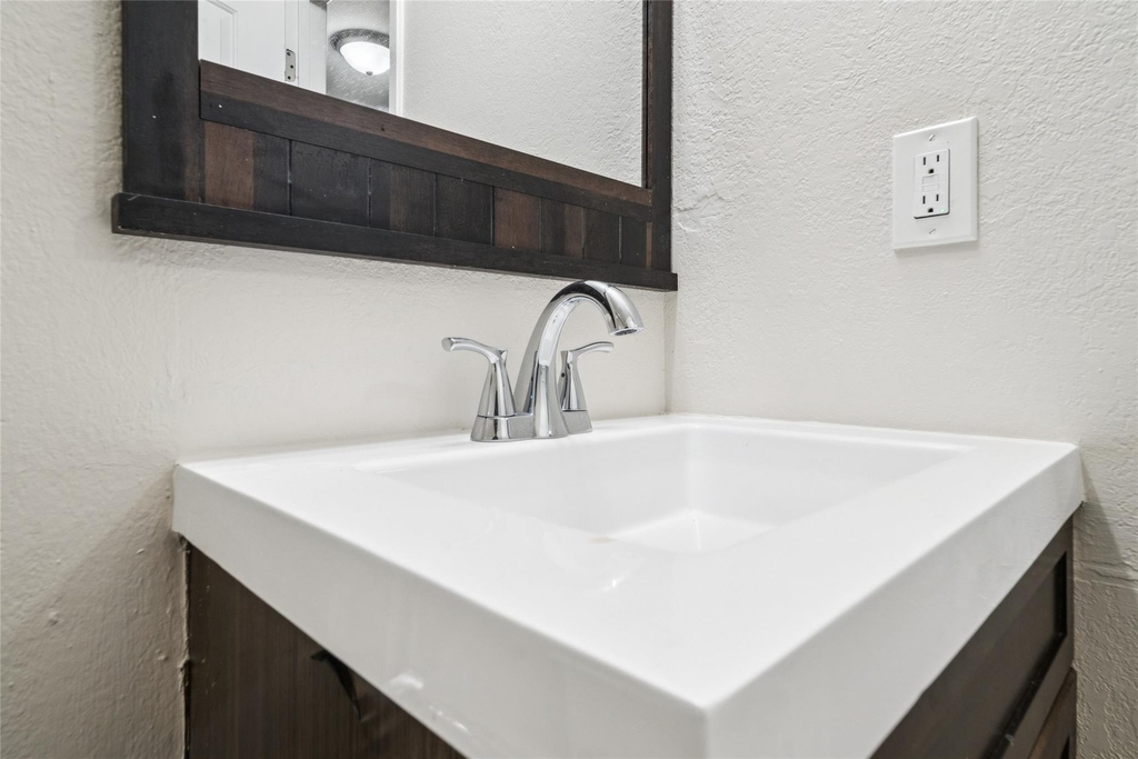 1046 W 26th Ave - Photo 39