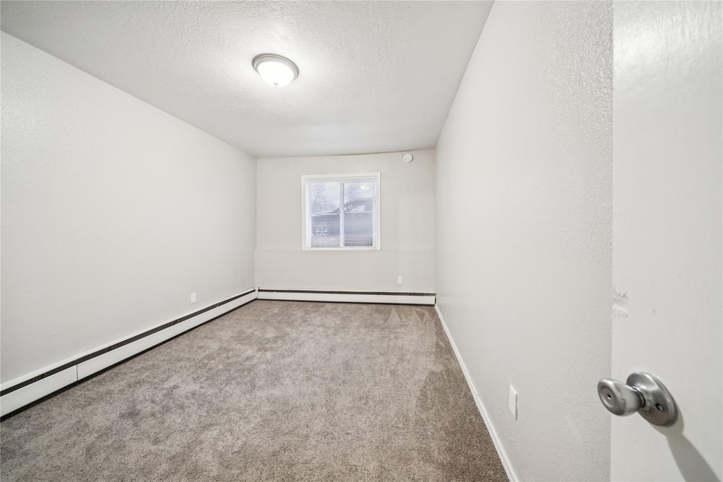 1046 W 26th Ave - Photo 26