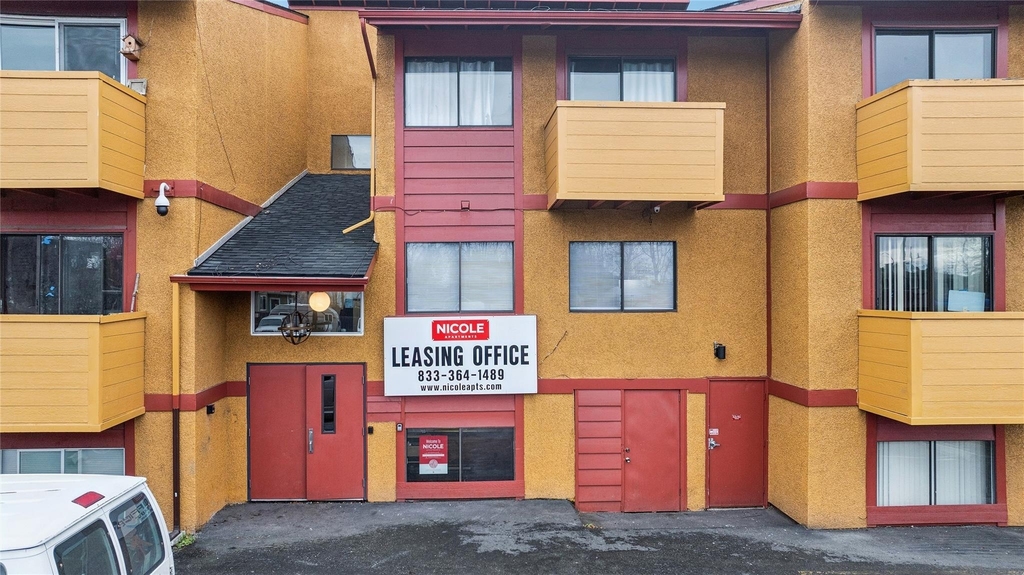 1046 W 26th Ave - Photo 2