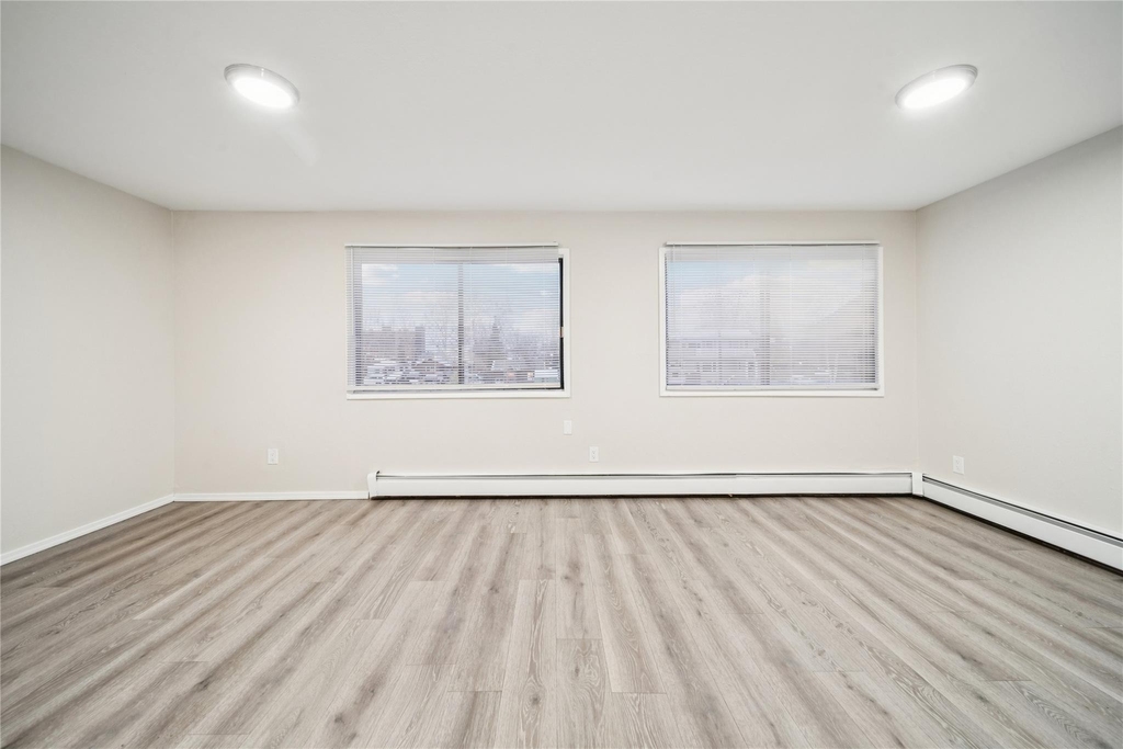 1046 W 26th Ave - Photo 21