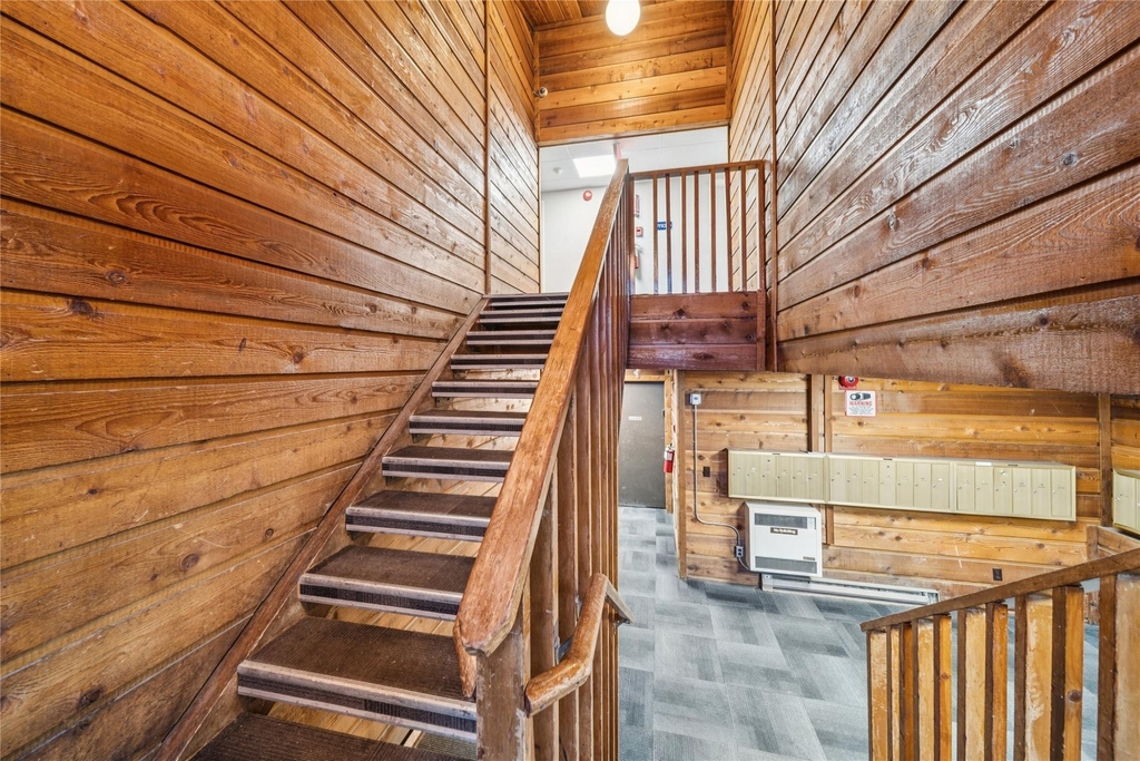 1046 W 26th Ave - Photo 18