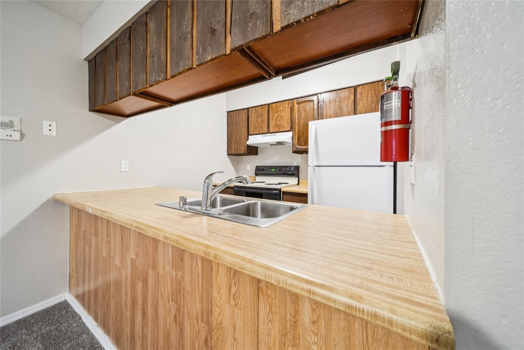 1046 W 26th Ave - Photo 31