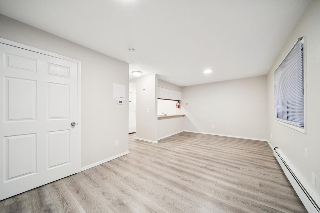 1046 W 26th Ave - Photo 22