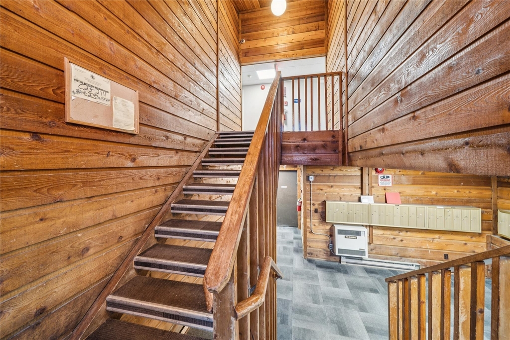 1046 W 26th Ave - Photo 9
