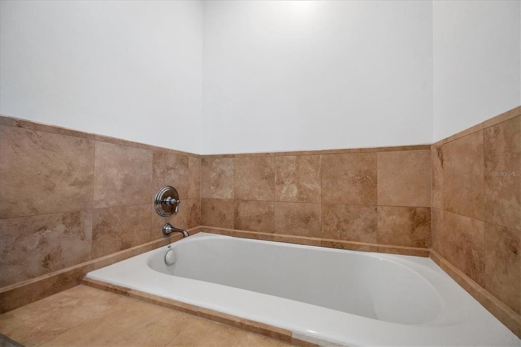 1031 10th Street W - Photo 32