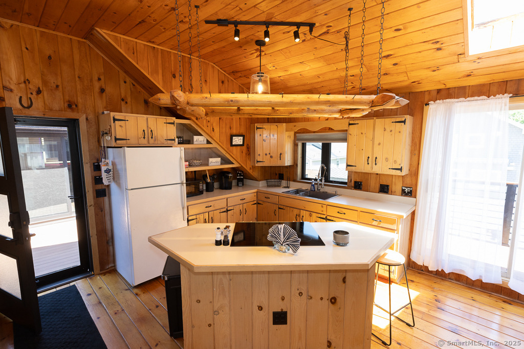 48 Swan Avenue - Photo 6
