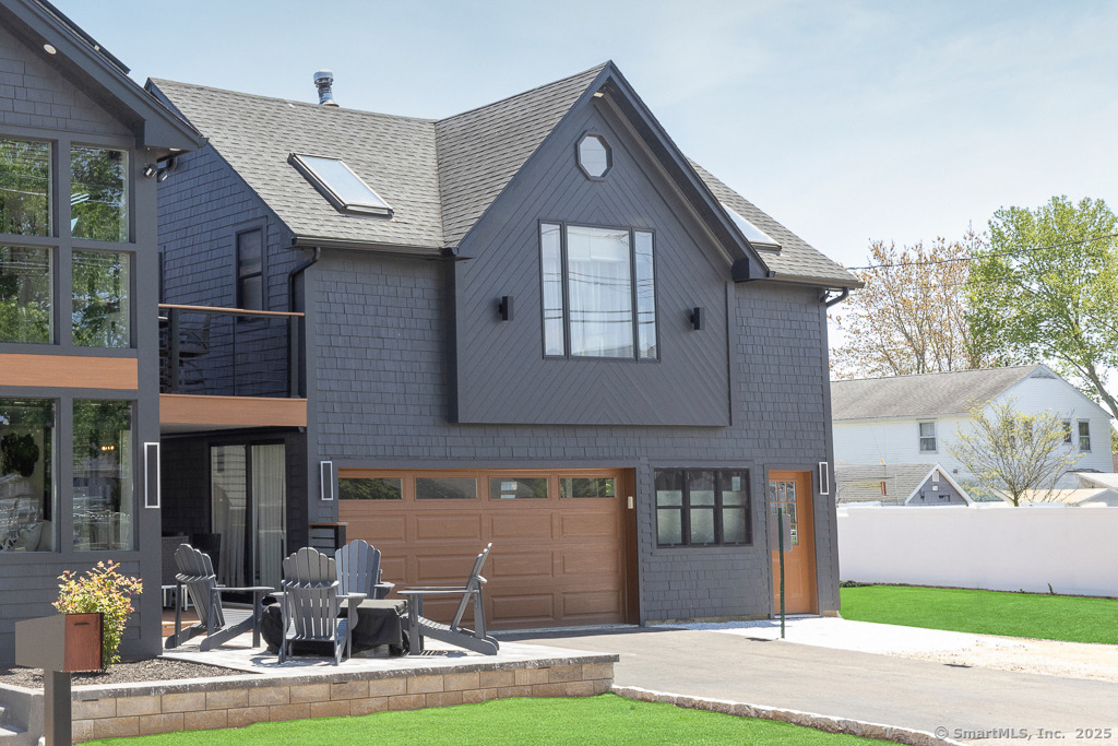 48 Swan Avenue - Photo 1
