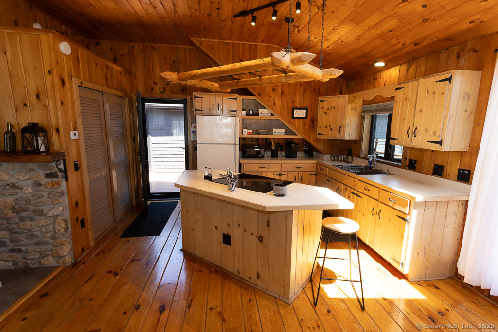48 Swan Avenue - Photo 7