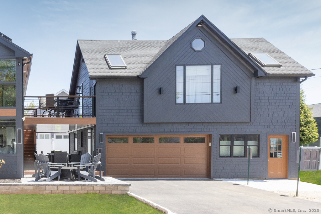 48 Swan Avenue - Photo 0
