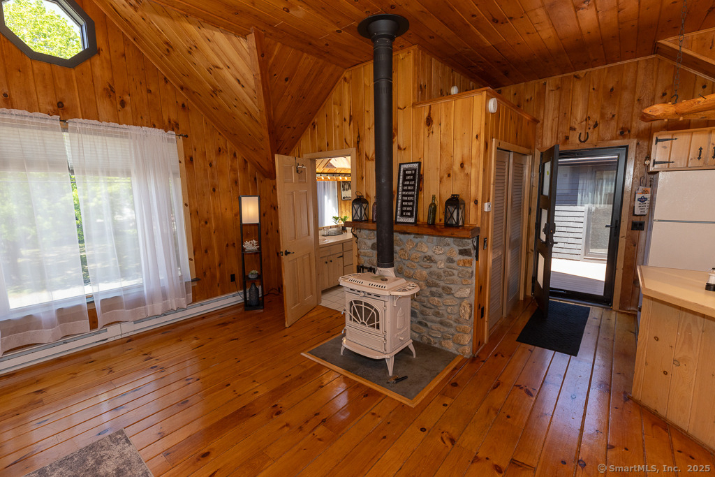 48 Swan Avenue - Photo 14