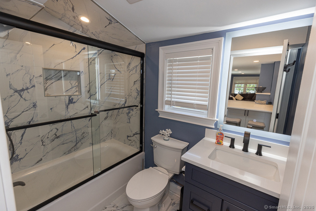 55 Swan Avenue - Photo 13