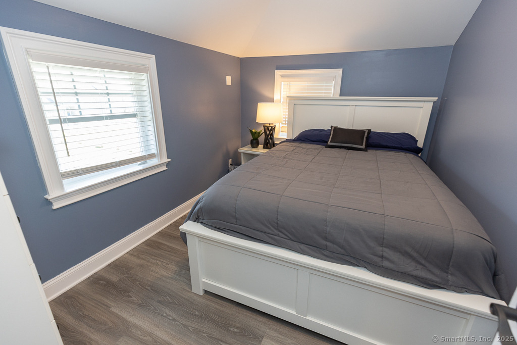 55 Swan Avenue - Photo 30
