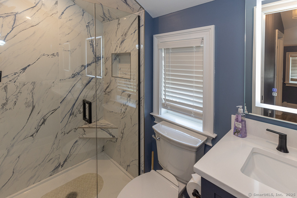 55 Swan Avenue - Photo 31