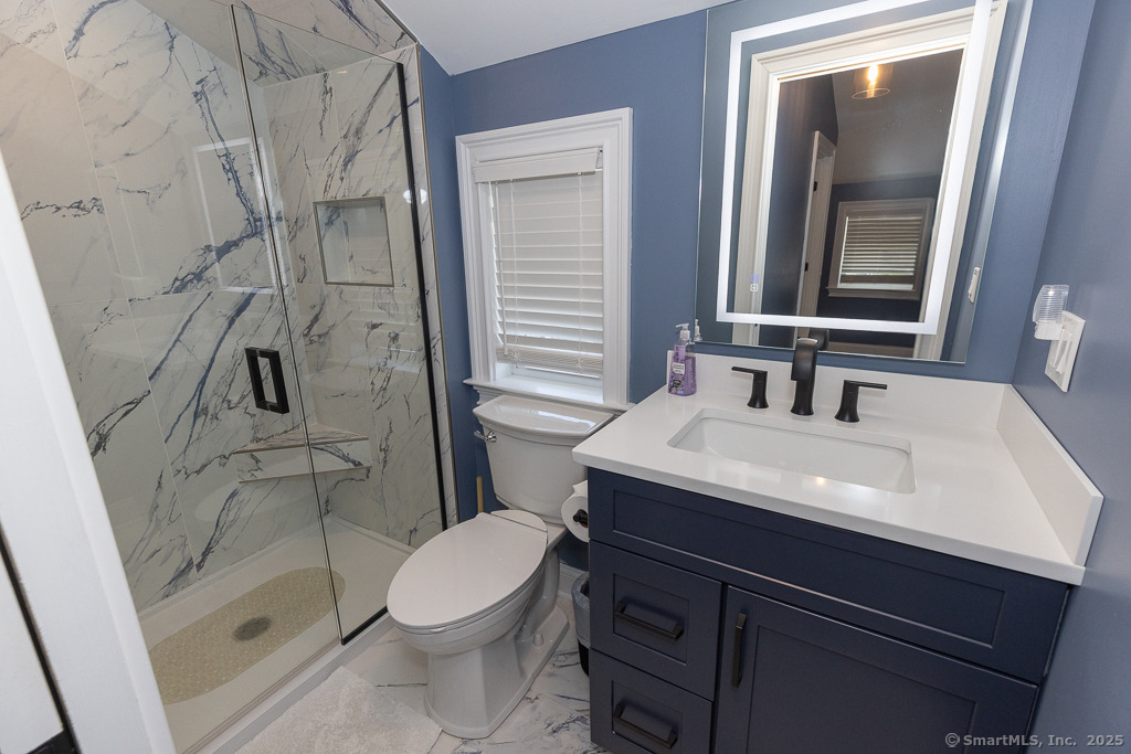 55 Swan Avenue - Photo 32