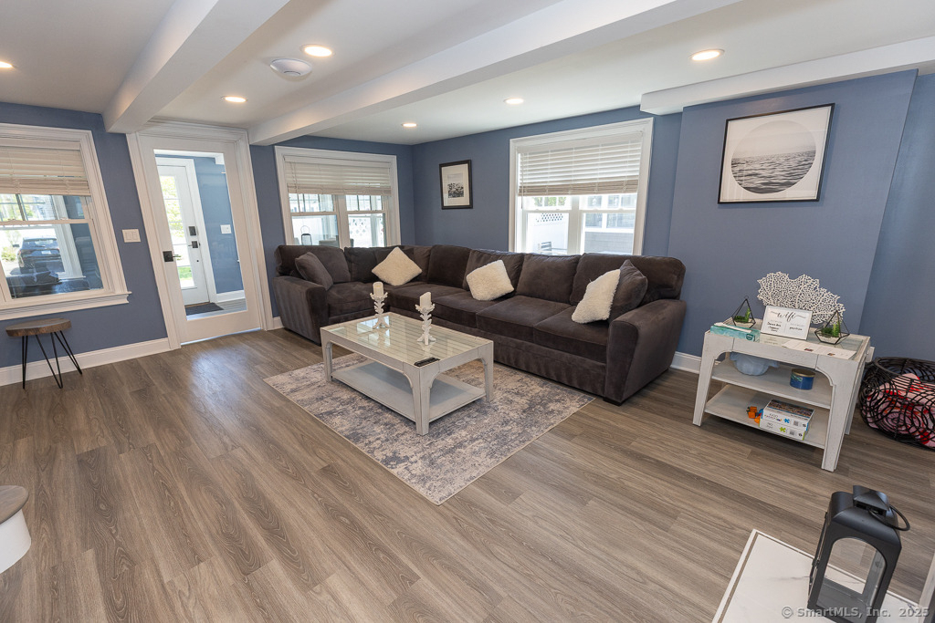 55 Swan Avenue - Photo 17