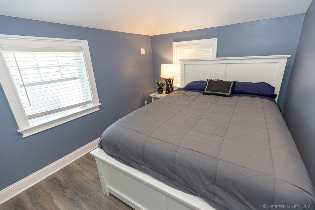 55 Swan Avenue - Photo 29