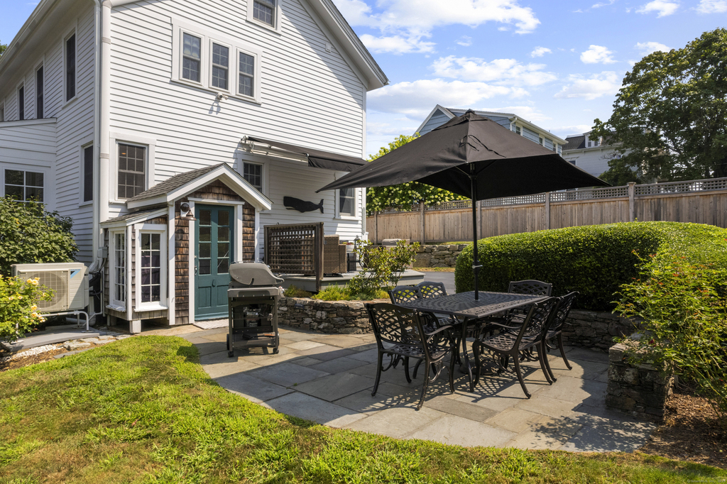 22 School St (mystic) - Photo 35