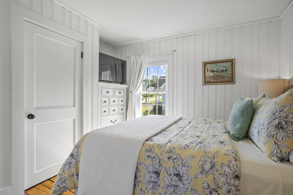 22 School St (mystic) - Photo 27