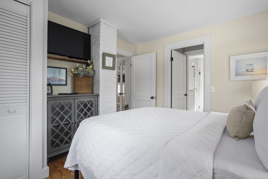 22 School St (mystic) - Photo 32