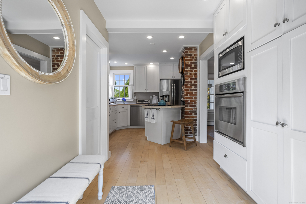 22 School St (mystic) - Photo 15