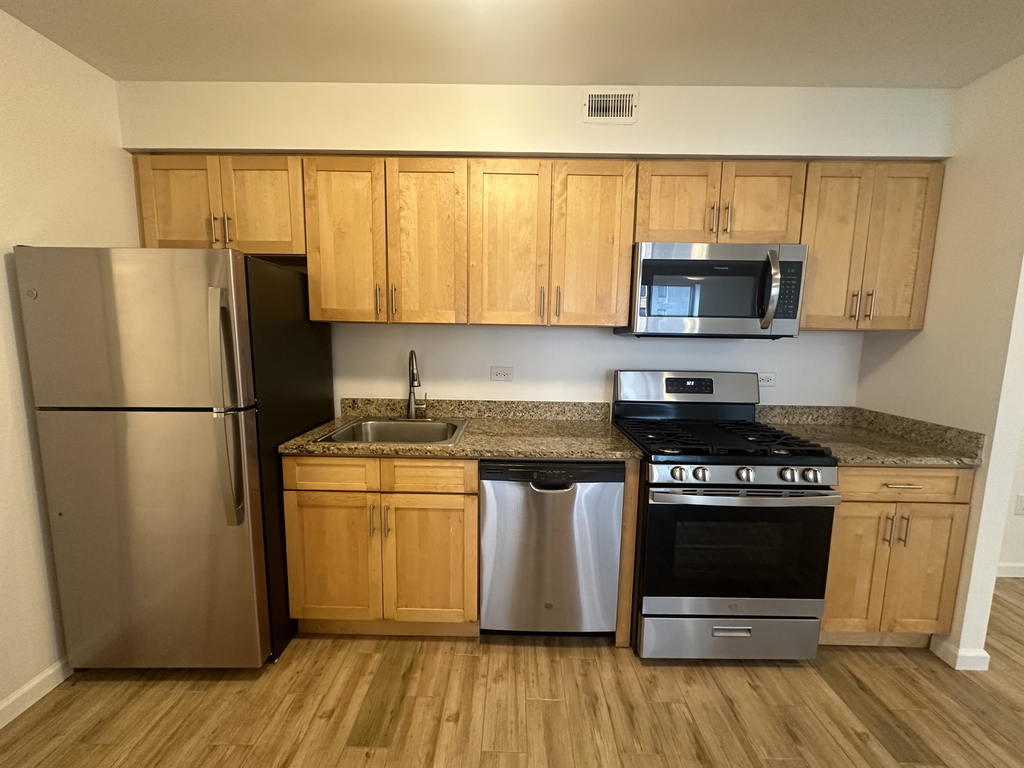 31-72 31st Street - Photo 1