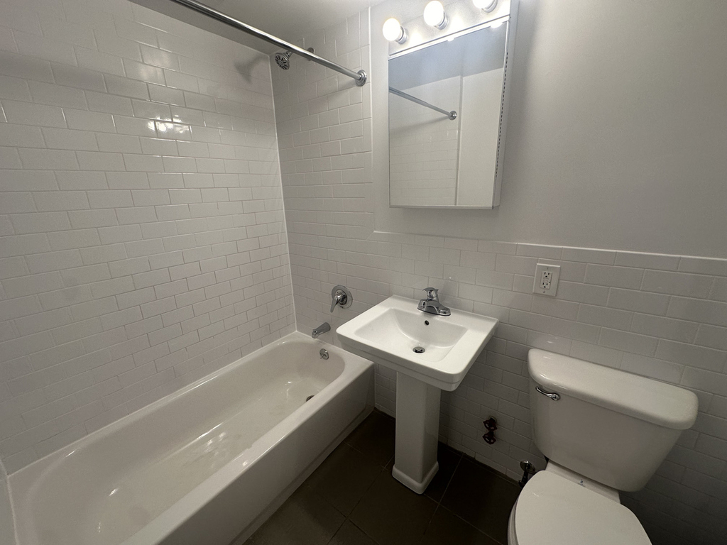 31-72 31st Street - Photo 9