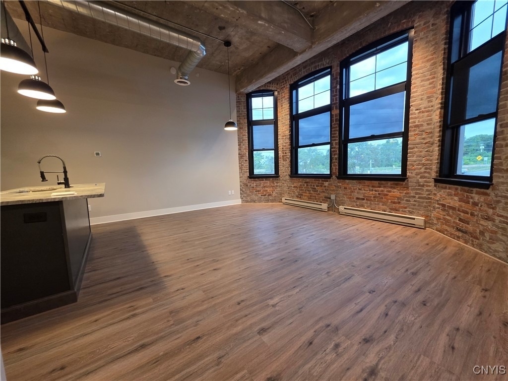 100 Buckley Road - Photo 2