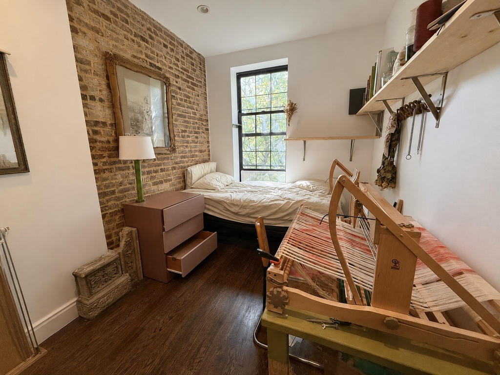 556 Kosciuszko Street - Photo 6