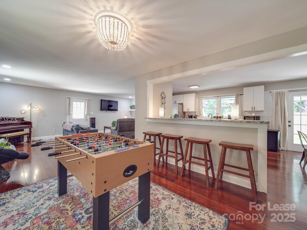 1510 Lynhurst Drive - Photo 1