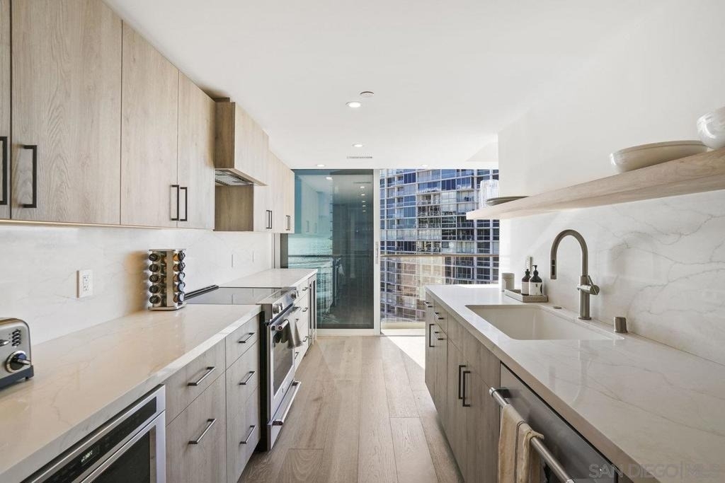 1750 Avenida Del Mundo - Photo 11